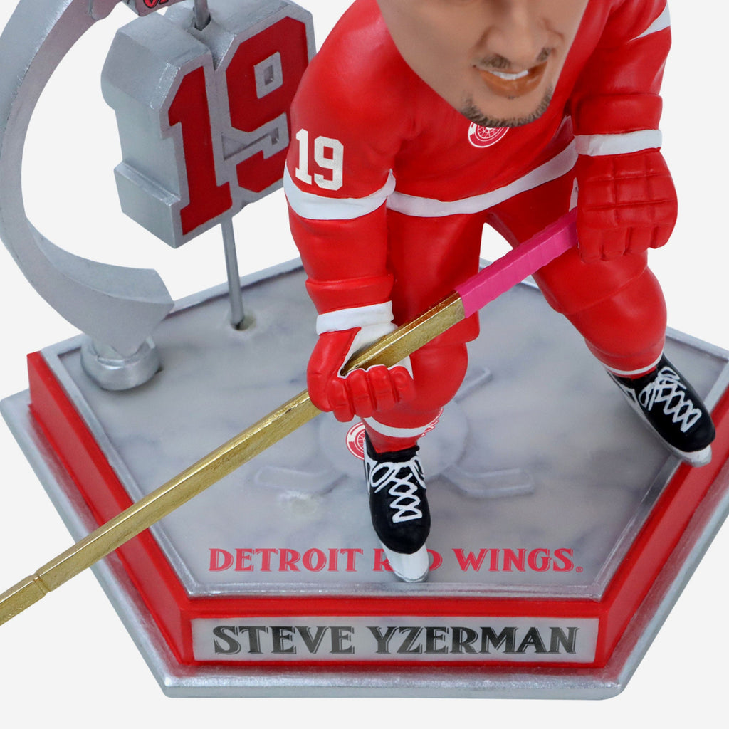 Steve Yzerman Detroit Red Wings Legendary Number 19 Bobblehead FOCO
