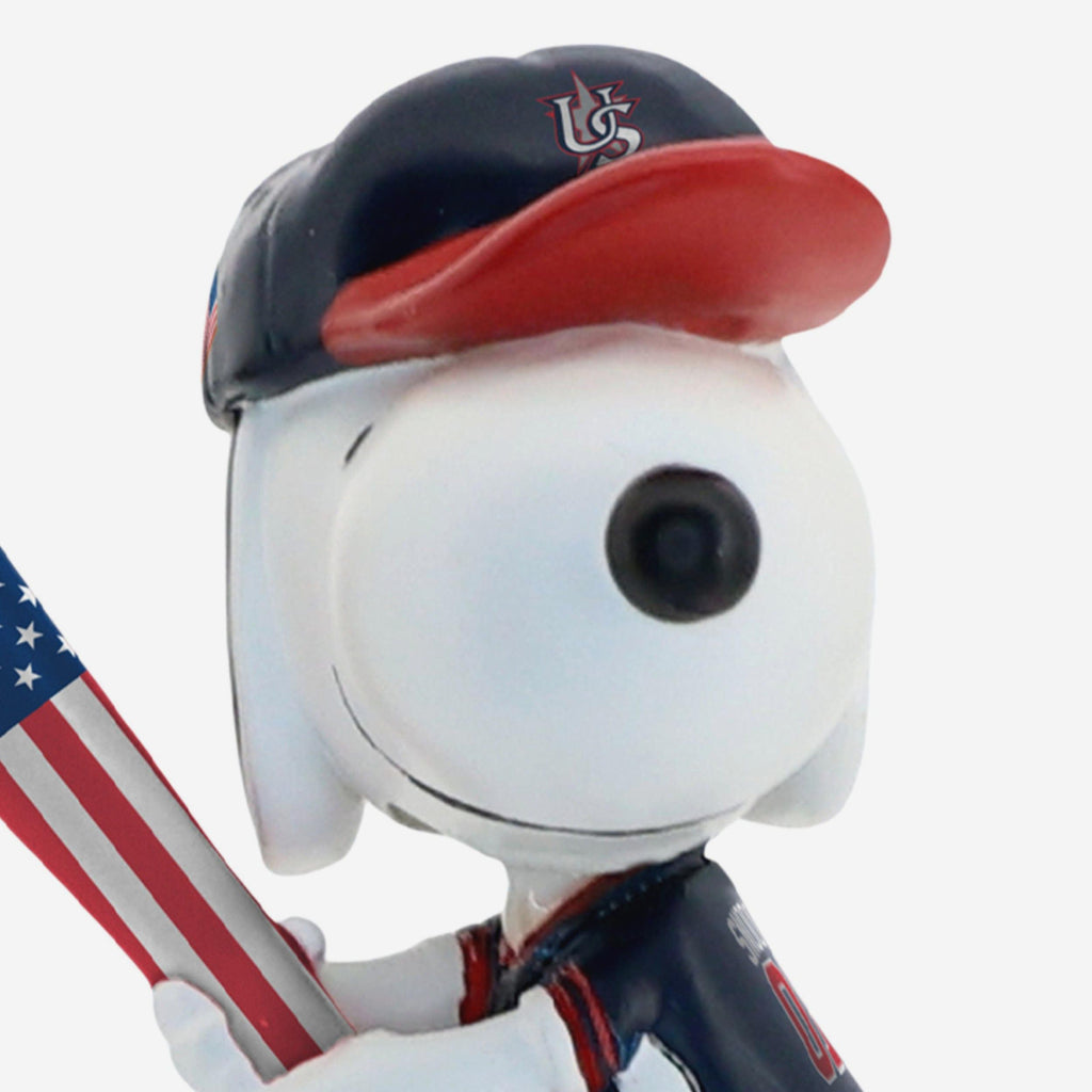 USA Snoopy Peanuts 2026 World Baseball Classic Bobblehead FOCO