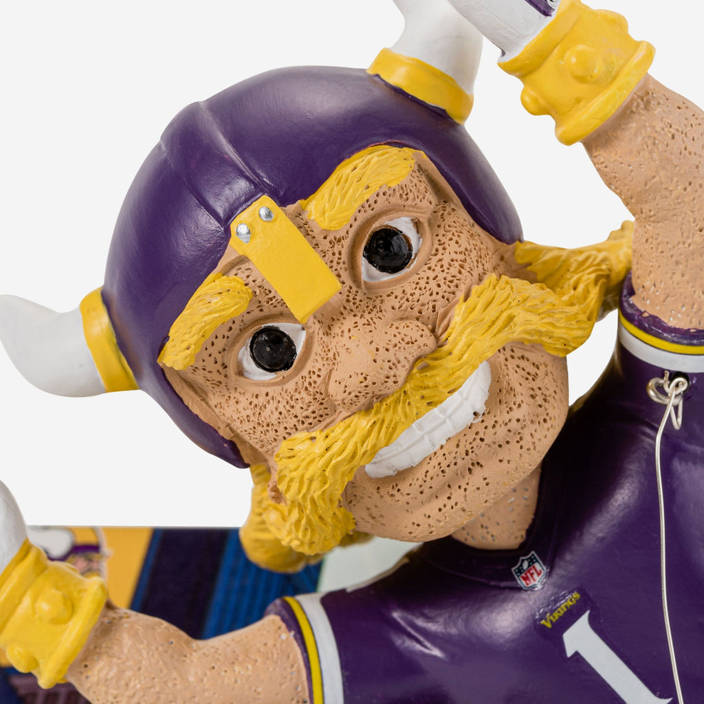 FOCO Viktor The Viking Minnesota Vikings Thanksgiving Bobblehead 3