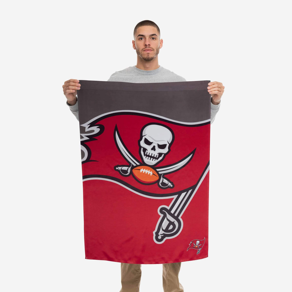 FOCO Tampa Bay Buccaneers Vertical Flag 3