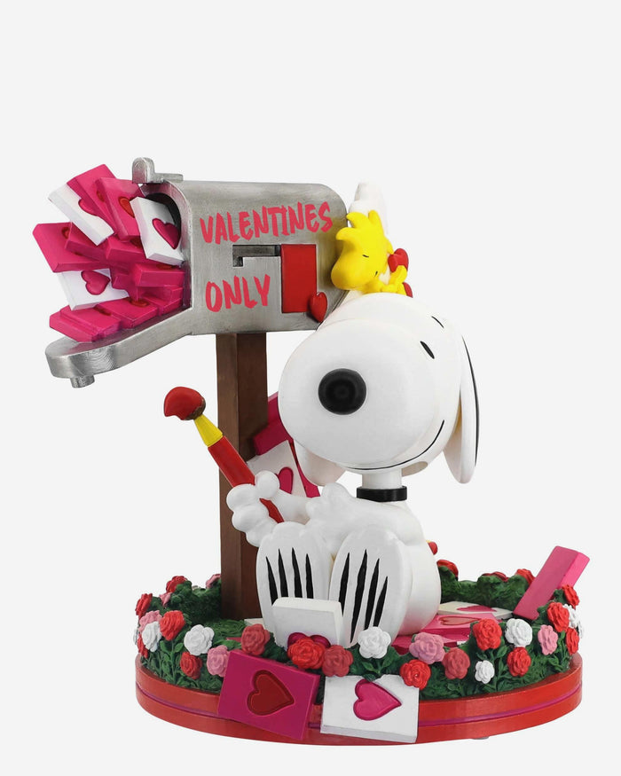 Snoopy Peanuts 2026 Valentines Day Bobblehead FOCO - FOCO.com