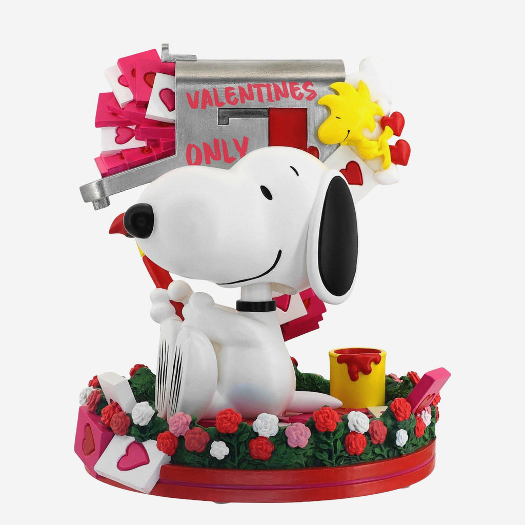 Snoopy Peanuts 2026 Valentines Day Bobblehead FOCO - FOCO.com
