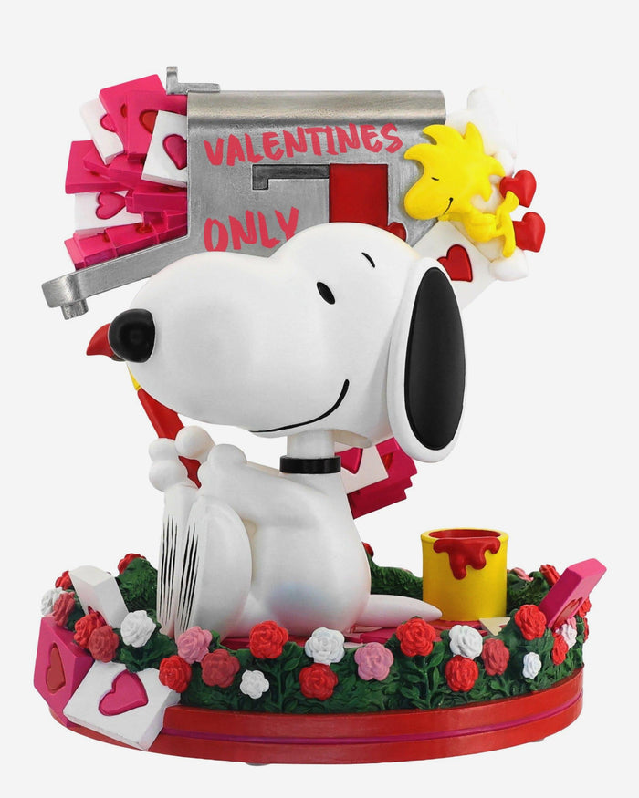 Snoopy Peanuts 2026 Valentines Day Bobblehead FOCO - FOCO.com