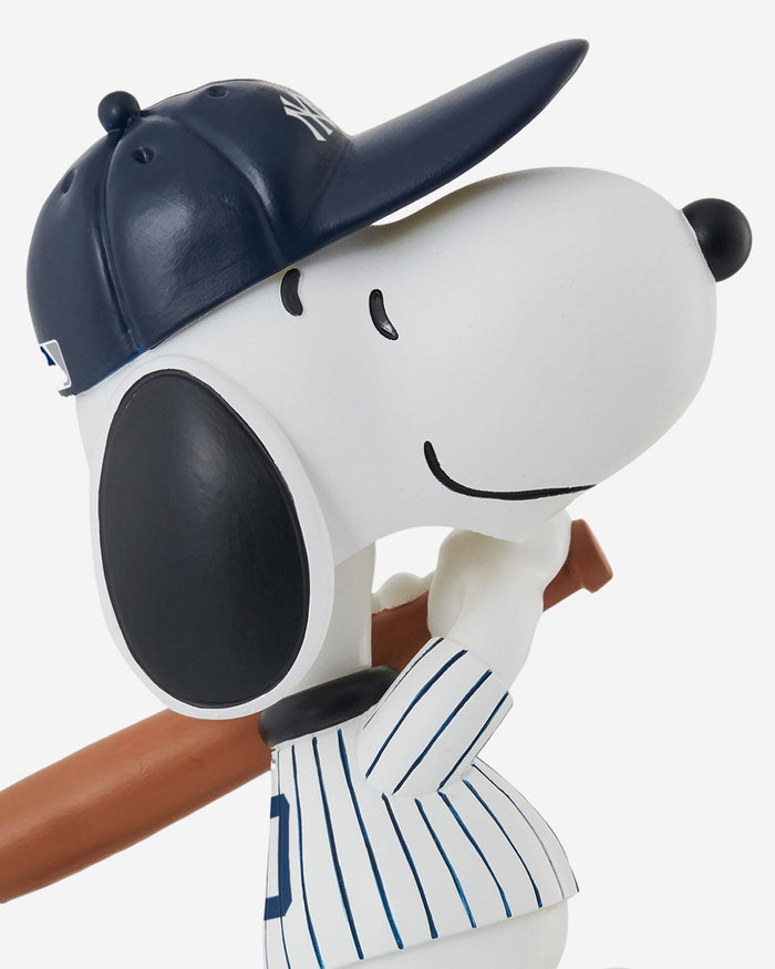 New York Yankees Snoopy Peanuts Bighead Bobblehead FOCO