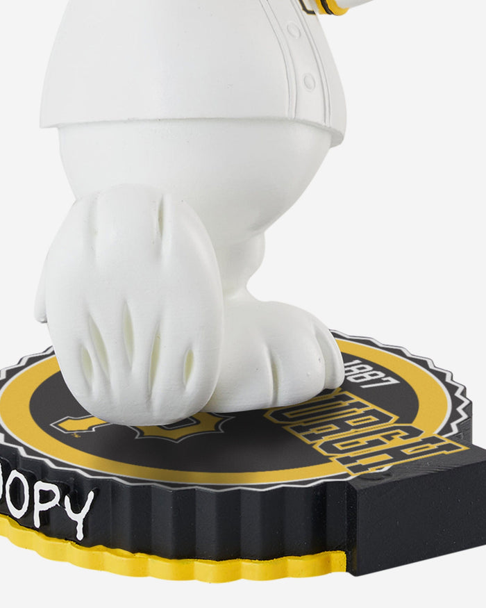 Pittsburgh Pirates Snoopy Peanuts Bighead Bobblehead FOCO - FOCO.com