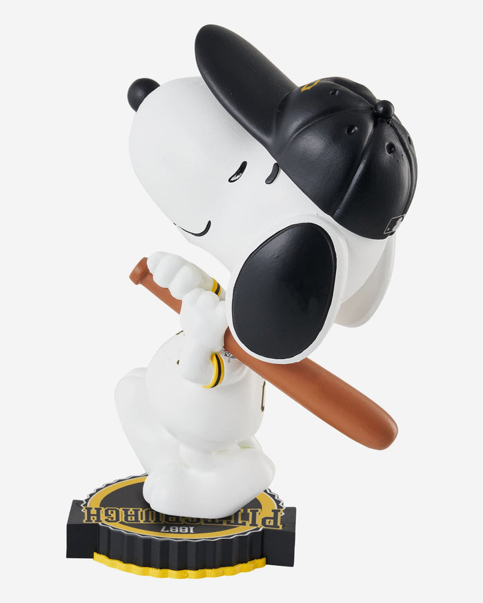 Pittsburgh Pirates Snoopy Peanuts Bighead Bobblehead FOCO - FOCO.com