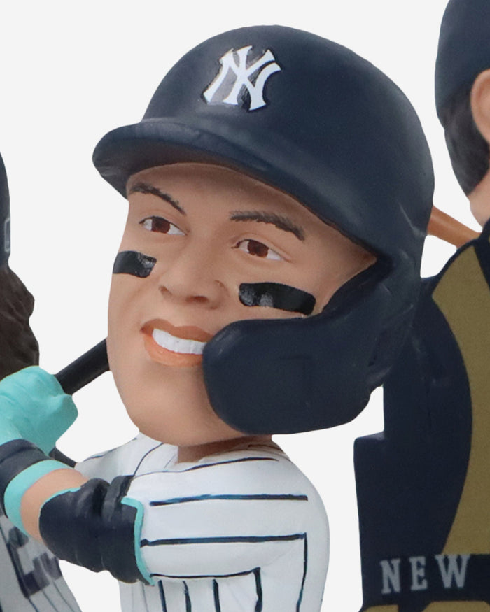 New York Yankees 10,000 Wins Spinner MIni Bobblehead Scene FOCO - FOCO.com