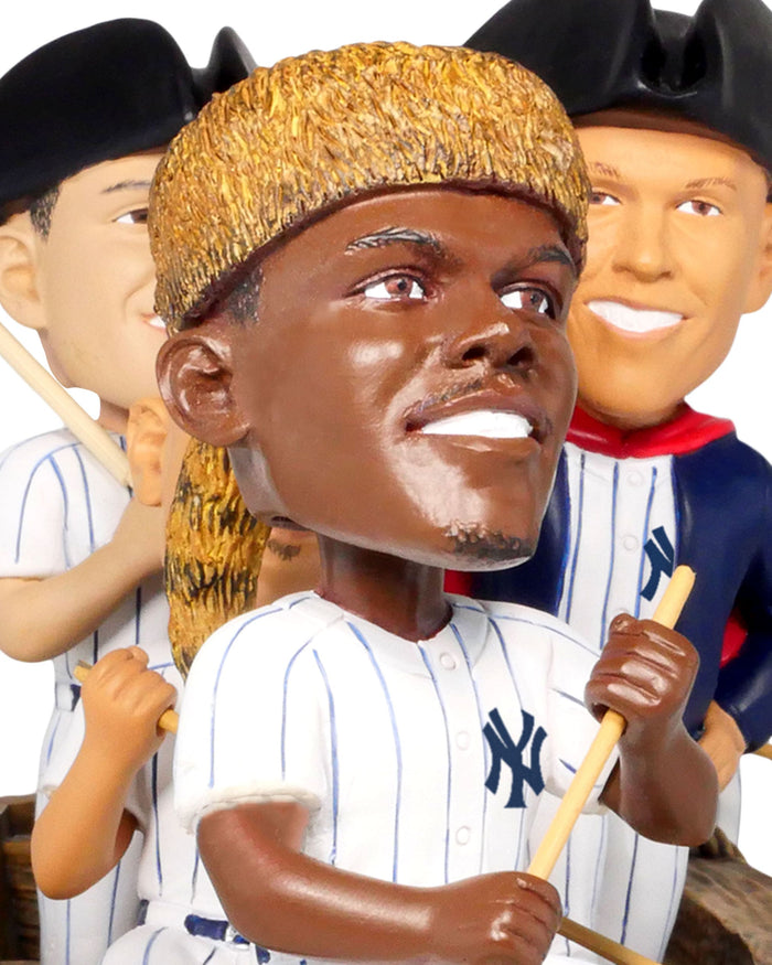 New York Yankees America's 250th Anniversary Crossing the Delaware Mini Bobblehead Scene FOCO - FOCO.com