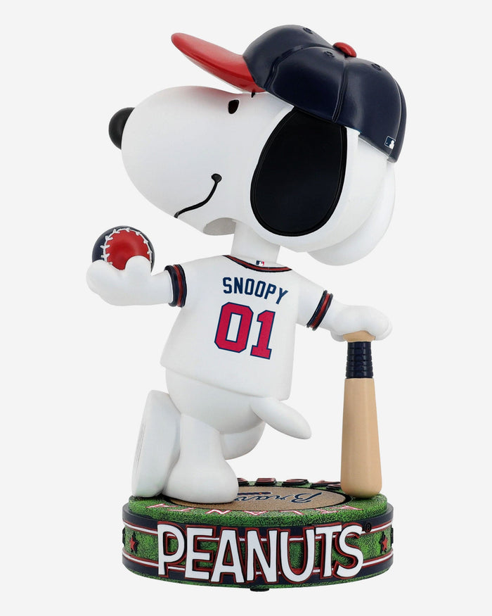 Atlanta Braves Snoopy Peanuts Batter Up Bighead Bobblehead FOCO - FOCO.com