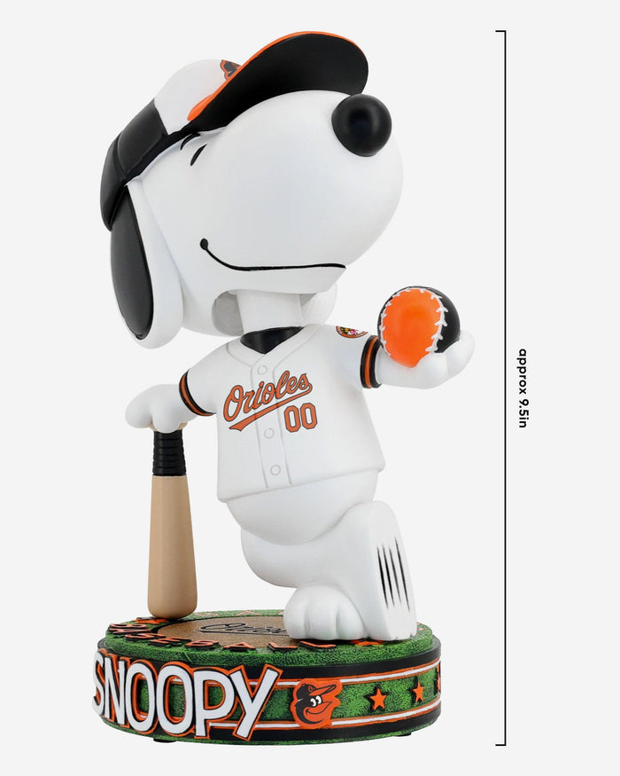 Baltimore Orioles Snoopy Peanuts Batter Up Bighead Bobblehead FOCO - FOCO.com