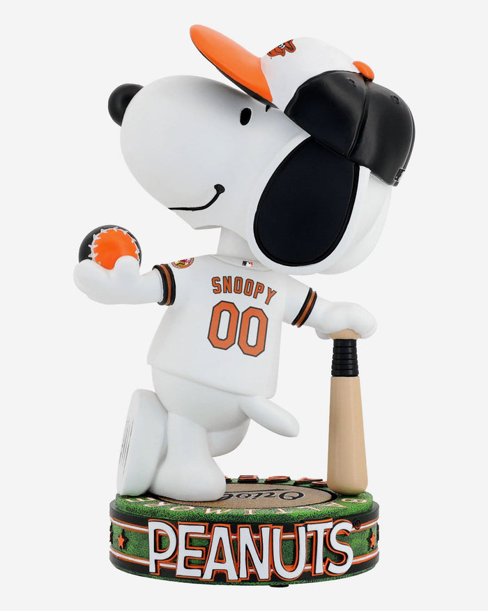 Baltimore Orioles Snoopy Peanuts Batter Up Bighead Bobblehead FOCO - FOCO.com