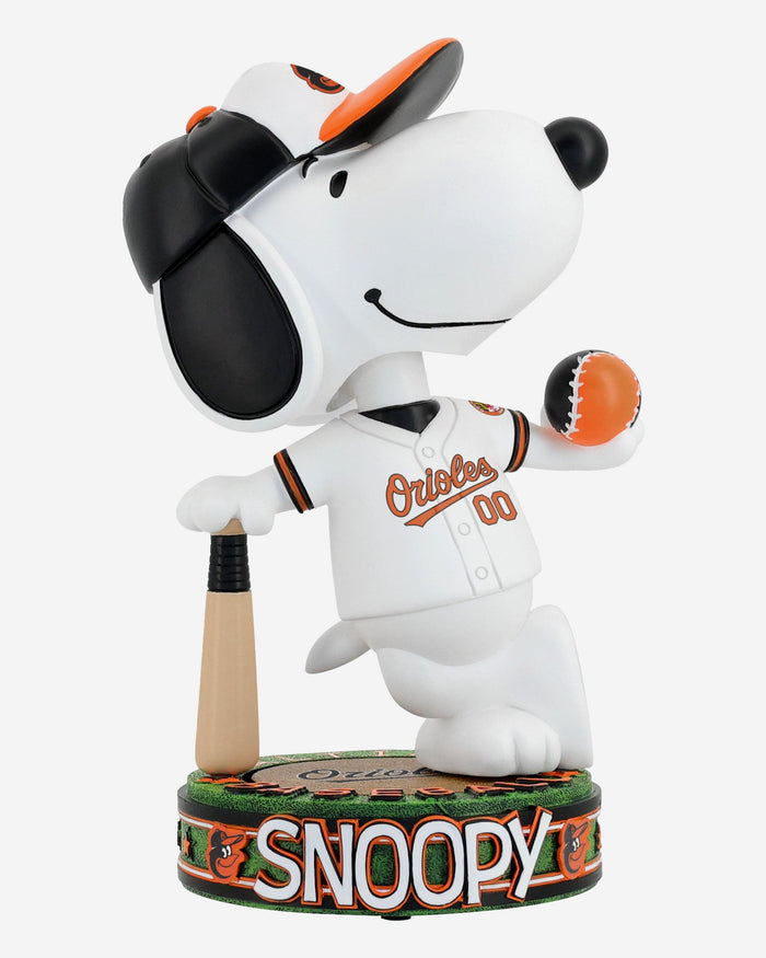 Baltimore Orioles Snoopy Peanuts Batter Up Bighead Bobblehead FOCO - FOCO.com