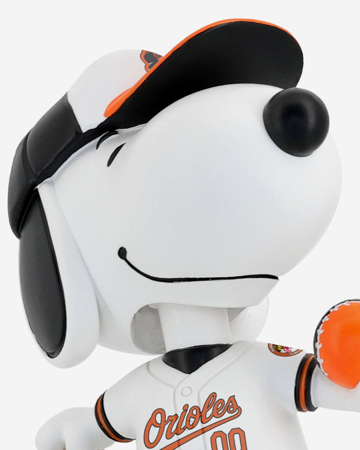 Baltimore Orioles Snoopy Peanuts Batter Up Bighead Bobblehead FOCO - FOCO.com