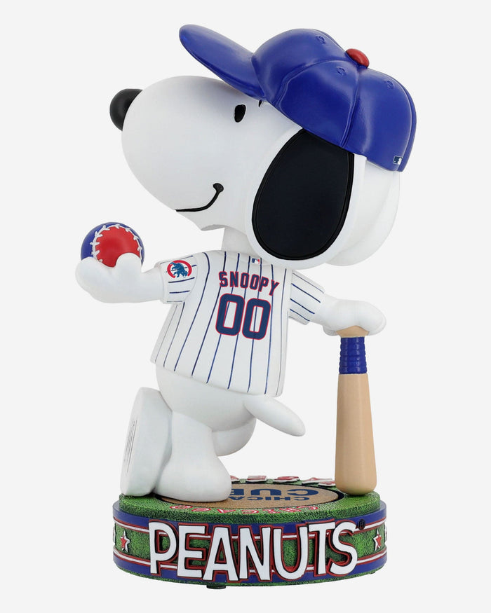 Chicago Cubs Snoopy Peanuts Batter Up Bighead Bobblehead FOCO - FOCO.com