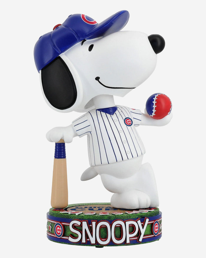 Chicago Cubs Snoopy Peanuts Batter Up Bighead Bobblehead FOCO - FOCO.com