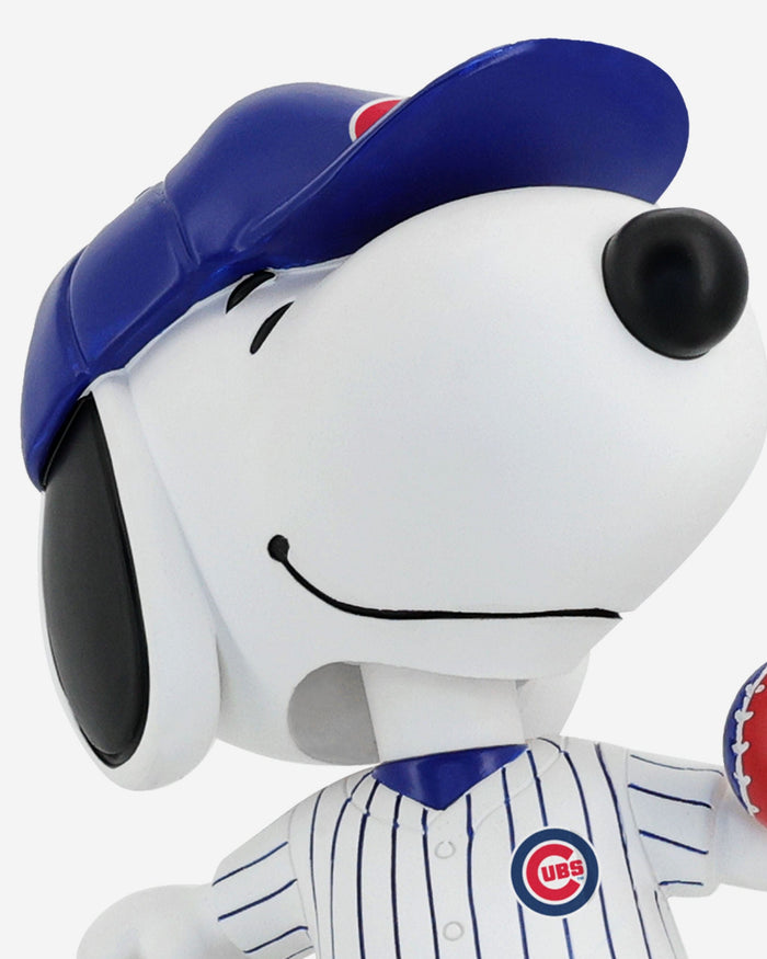Chicago Cubs Snoopy Peanuts Batter Up Bighead Bobblehead FOCO - FOCO.com