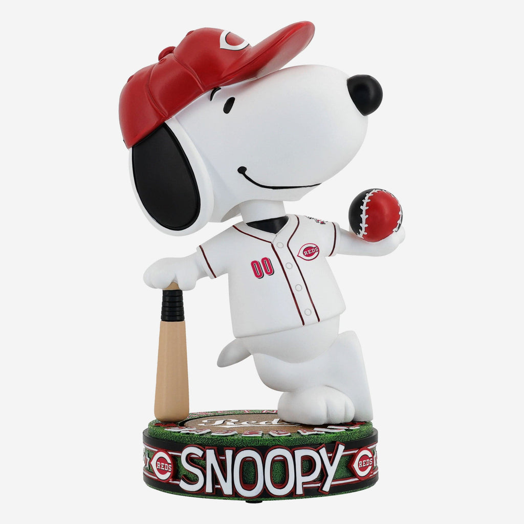 Cincinnati Reds Snoopy Peanuts Batter Up Bighead Bobblehead FOCO - FOCO.com