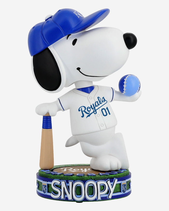 Kansas City Royals Snoopy Peanuts Batter Up Bighead Bobblehead FOCO - FOCO.com
