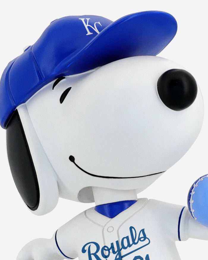Kansas City Royals Snoopy Peanuts Batter Up Bighead Bobblehead FOCO - FOCO.com