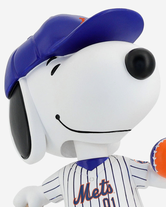 New York Mets Snoopy Peanuts Batter Up Bighead Bobblehead FOCO - FOCO.com