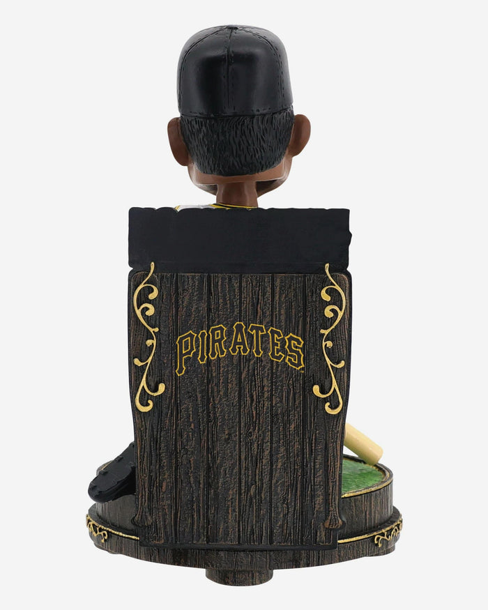 Roberto Clemente Pittsburgh Pirates Roberto Clemente Day Bobblehead FOCO - FOCO.com