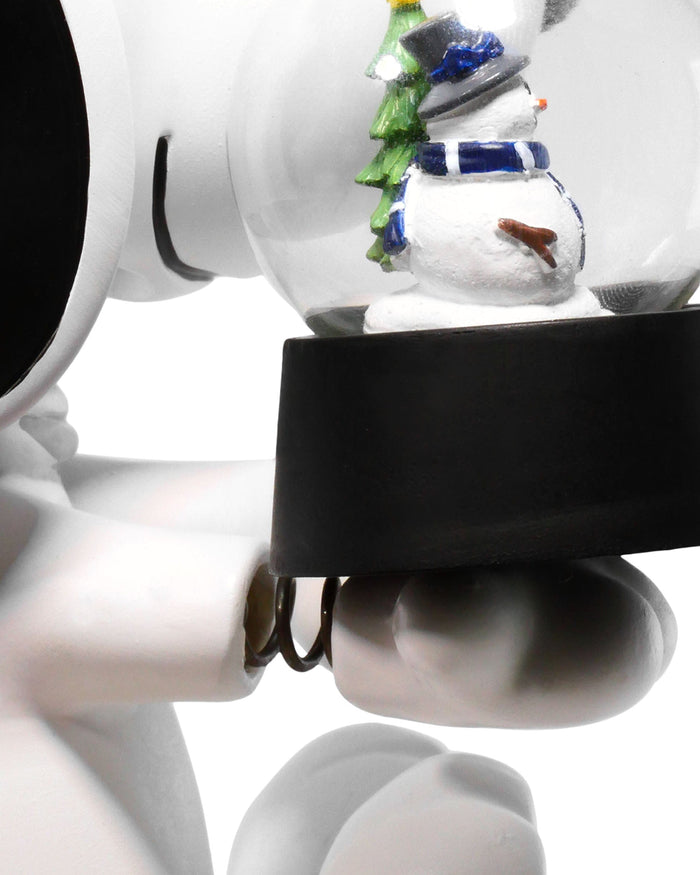 New York Yankees Snoopy Peanuts Snow Globe Bobblehead FOCO - FOCO.com