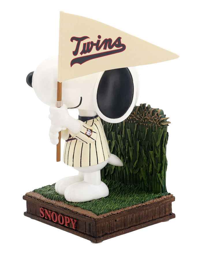 Minnesota Twins Snoopy Peanuts 2026 Dyersville Cornfield Mini Bobblehead