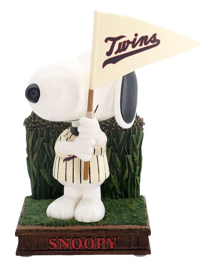 Minnesota Twins Snoopy Peanuts 2026 Dyersville Cornfield Mini Bobblehead