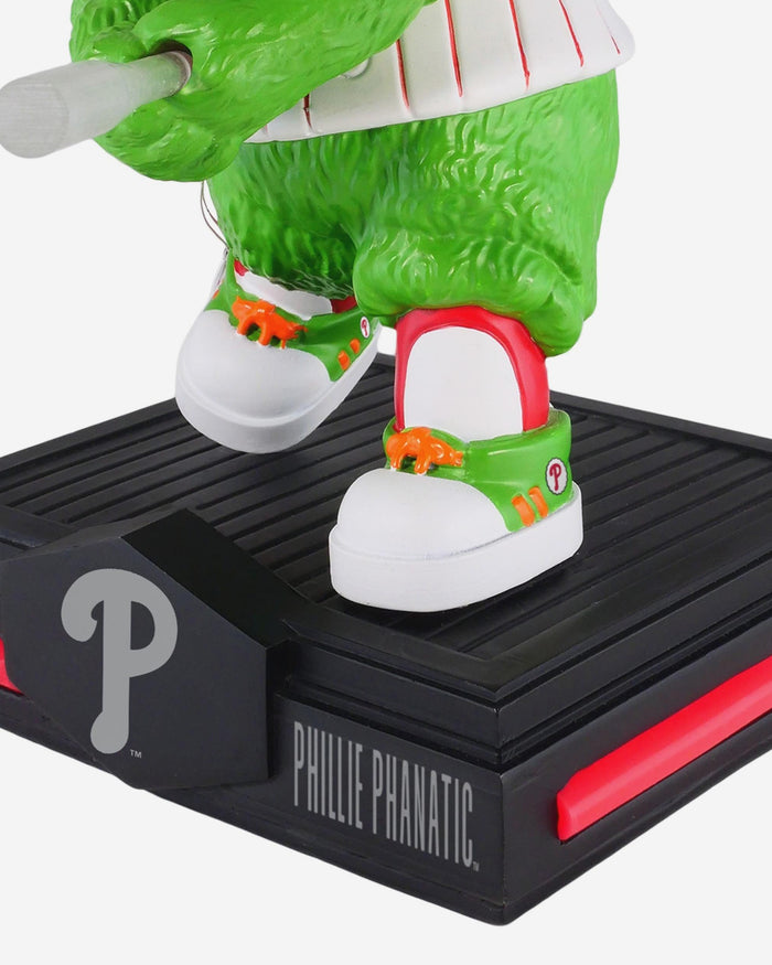 Phillie Phanatic Philadelphia Phillies 2026 Light Up Bat Mascot Bobblehead FOCO - FOCO.com