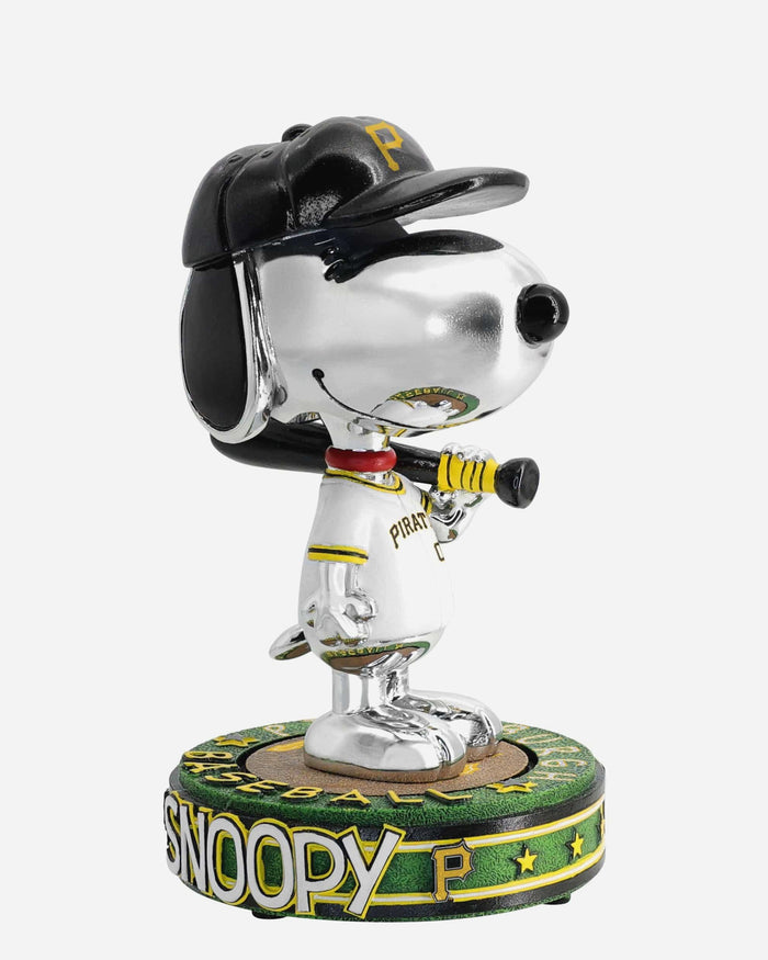 Pittsburgh Pirates Snoopy Peanuts Electroplated Bighead Bobblehead FOCO - FOCO.com