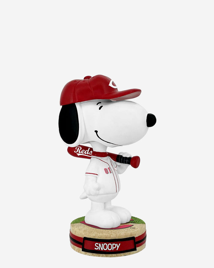 Cincinnati Reds Snoopy Peanuts Mini Bighead Bobblehead FOCO - FOCO.com