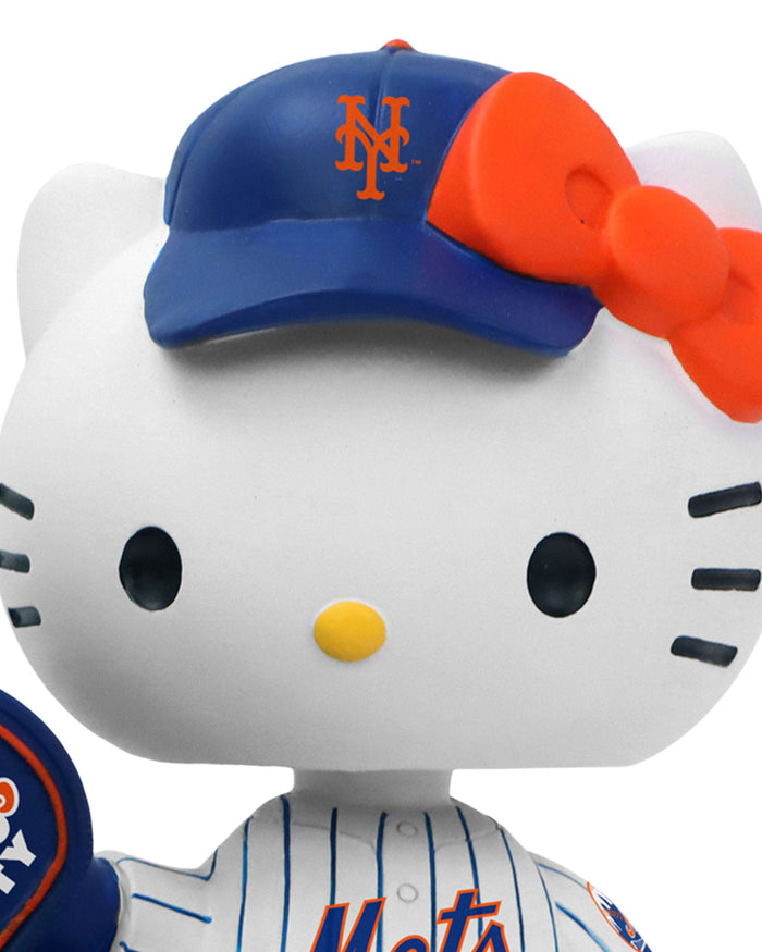 Hello Kitty® New York Mets Baseball Helmet Bobblehead FOCO - FOCO.com