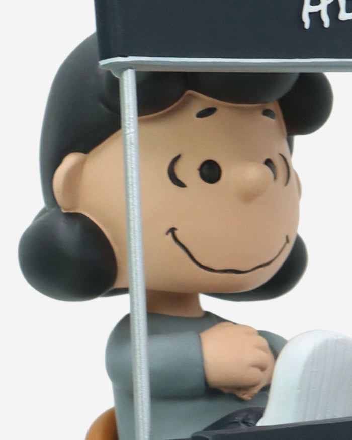 New York Yankees Lucy & Charlie Brown Peanuts Psychiatry Stand Dual Bobblehead FOCO - FOCO.com