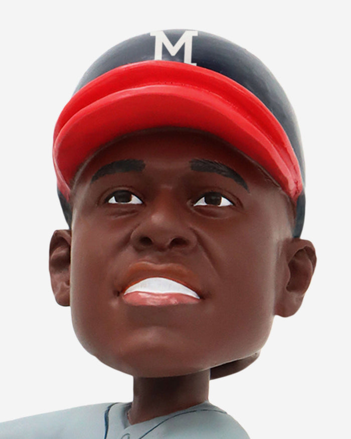 Hank Aaron Milwaukee Braves The Heart of 755 Sports Illustrated Cover Bobblehead FOCO - FOCO.com
