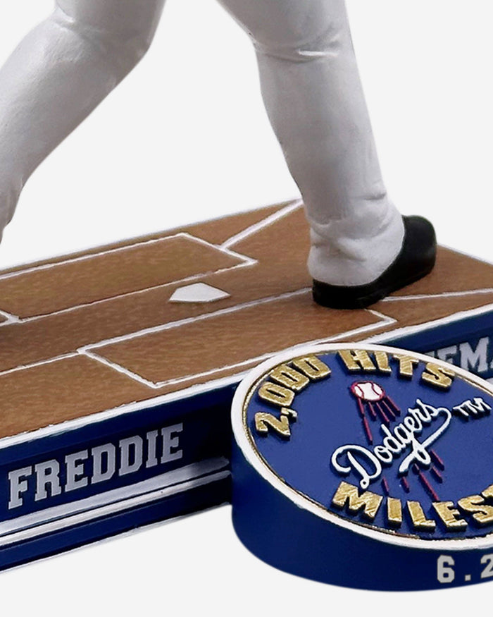 Freddie Freeman Los Angeles Dodgers 2000 Hit Bobblehead FOCO - FOCO.com
