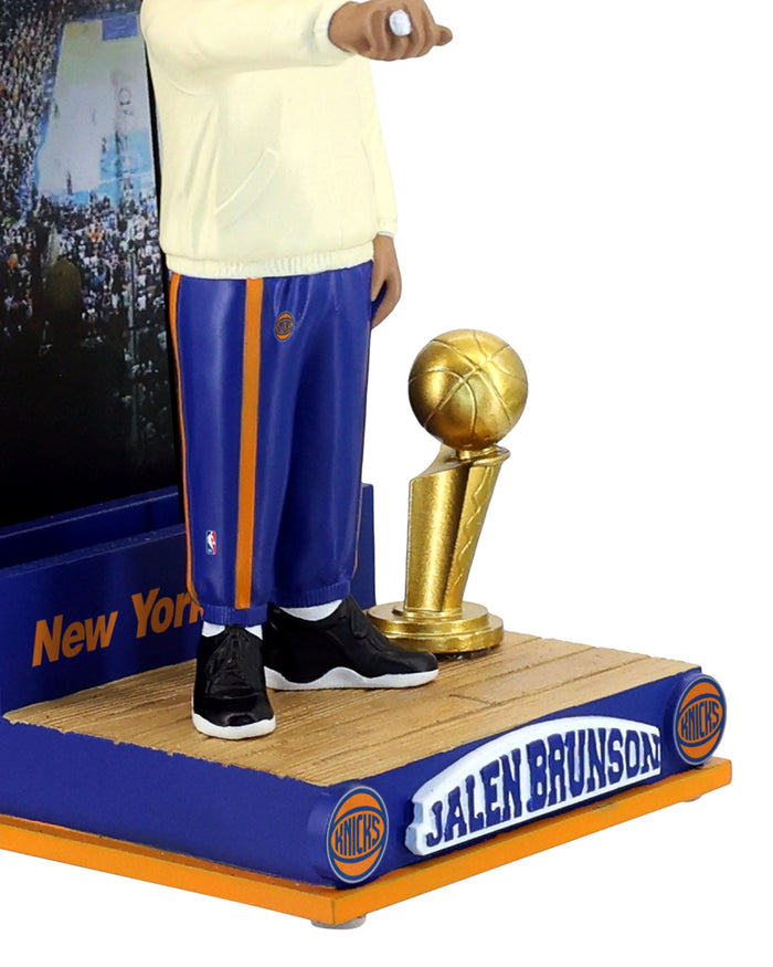 Jalen Brunson New York Knicks Raising the Banner Bobblehead FOCO - FOCO.com