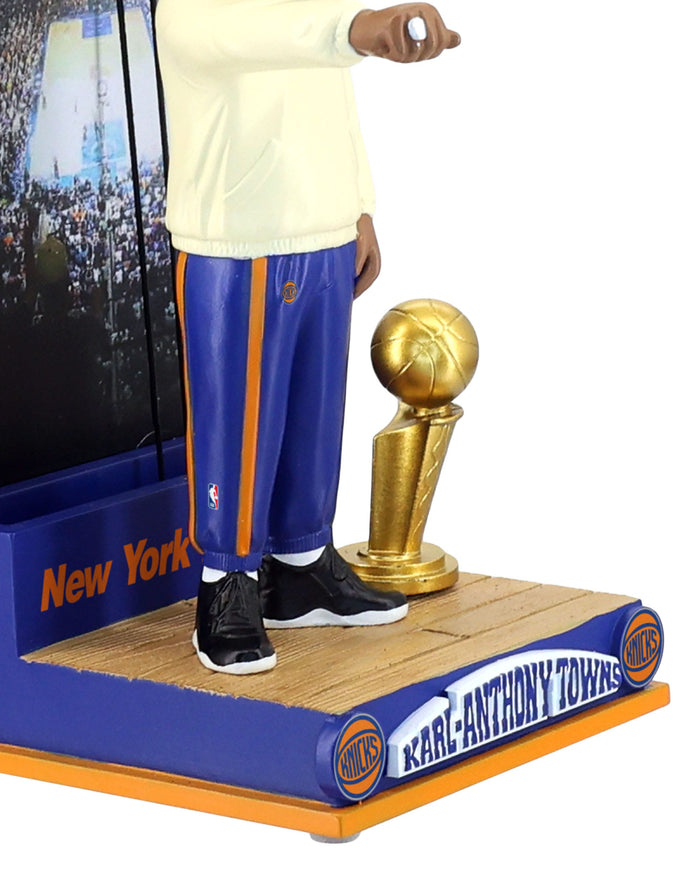 Karl-Anthony Towns New York Knicks Raising the Banner Bobblehead FOCO - FOCO.com