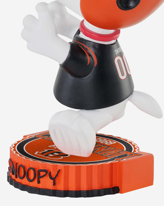 Cincinnati Bengals Snoopy Peanuts Bighead Bobblehead FOCO - FOCO.com