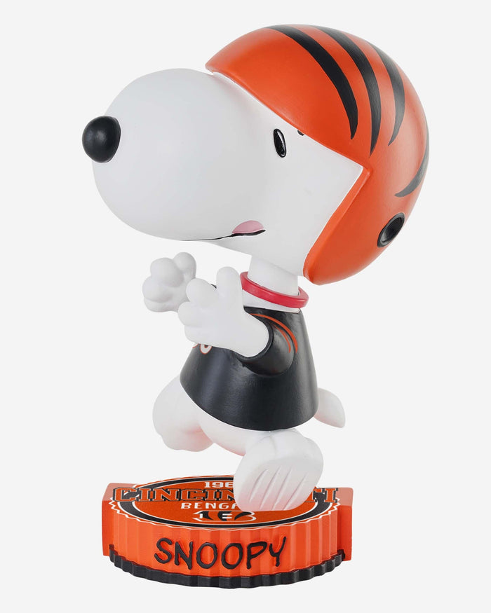 Cincinnati Bengals Snoopy Peanuts Bighead Bobblehead FOCO - FOCO.com