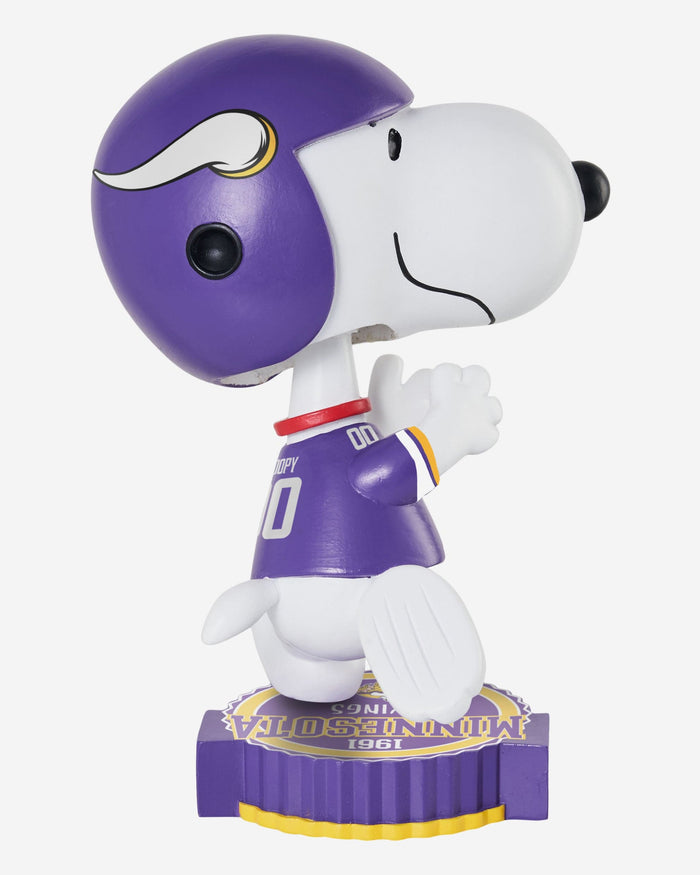 Minnesota Vikings Snoopy Peanuts Bighead Bobblehead FOCO - FOCO.com