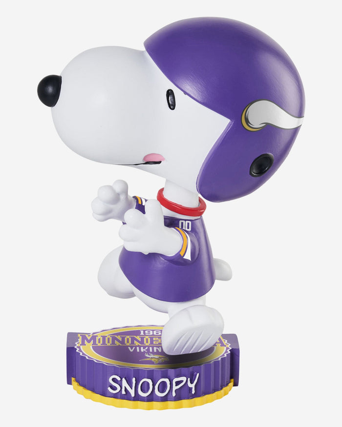 Minnesota Vikings Snoopy Peanuts Bighead Bobblehead FOCO - FOCO.com