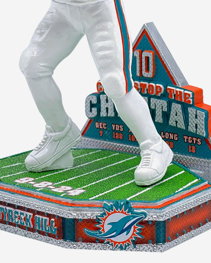 Tyreek Hill Miami Dolphins Gamebreaker Bobblehead FOCO - FOCO.com