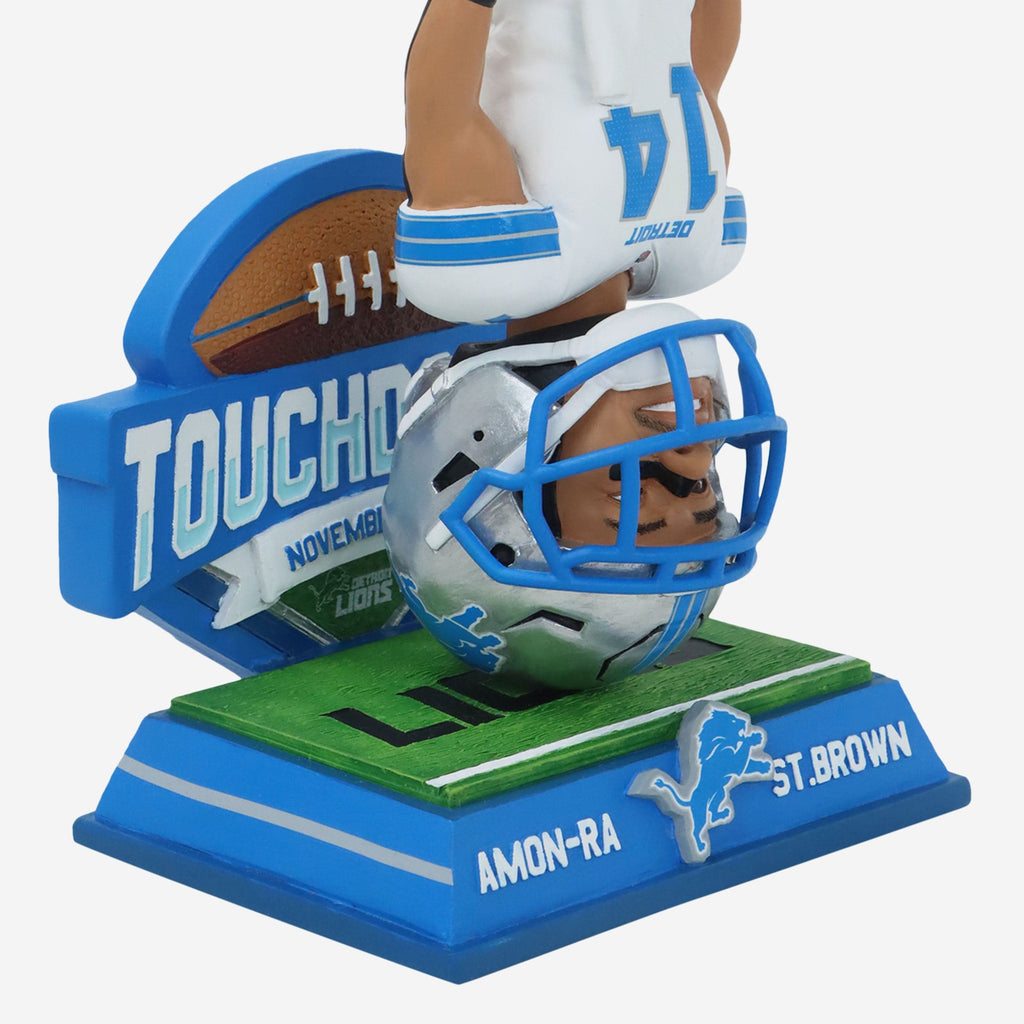 thumbnail image 2 of Chicago Bulls Snoopy Peanuts Bighead Bobblehead 2 of 9