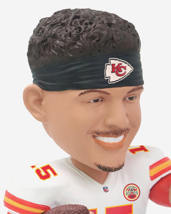 Patrick Mahomes Kansas City Chiefs 2025 International Game Bobblehead FOCO - FOCO.com