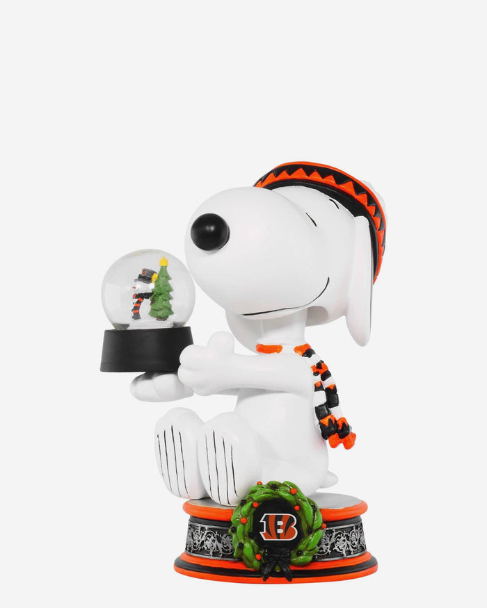 Cincinnati Bengals Snoopy Peanuts Snow Globe Bobblehead FOCO - FOCO.com
