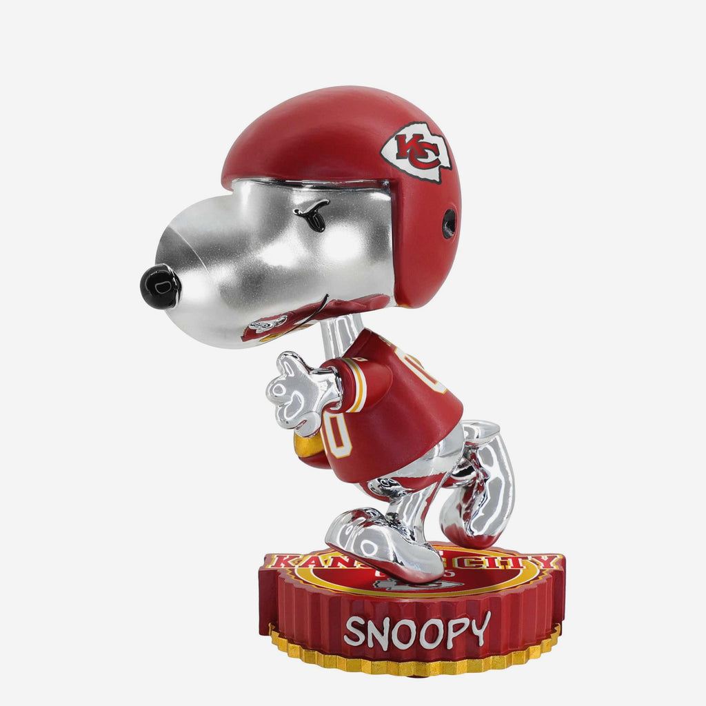 Kansas City Chiefs Snoopy Peanuts Electroplated Medium Bighead Bobblehead FOCO - FOCO.com
