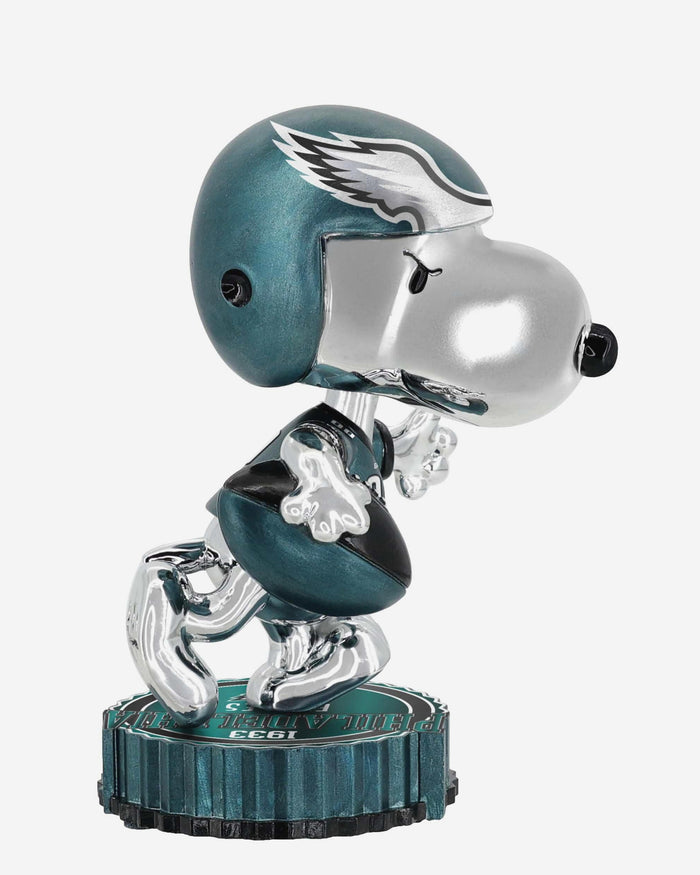 Philadelphia Eagles Snoopy Peanuts Electroplated Medium Bighead Bobblehead FOCO - FOCO.com