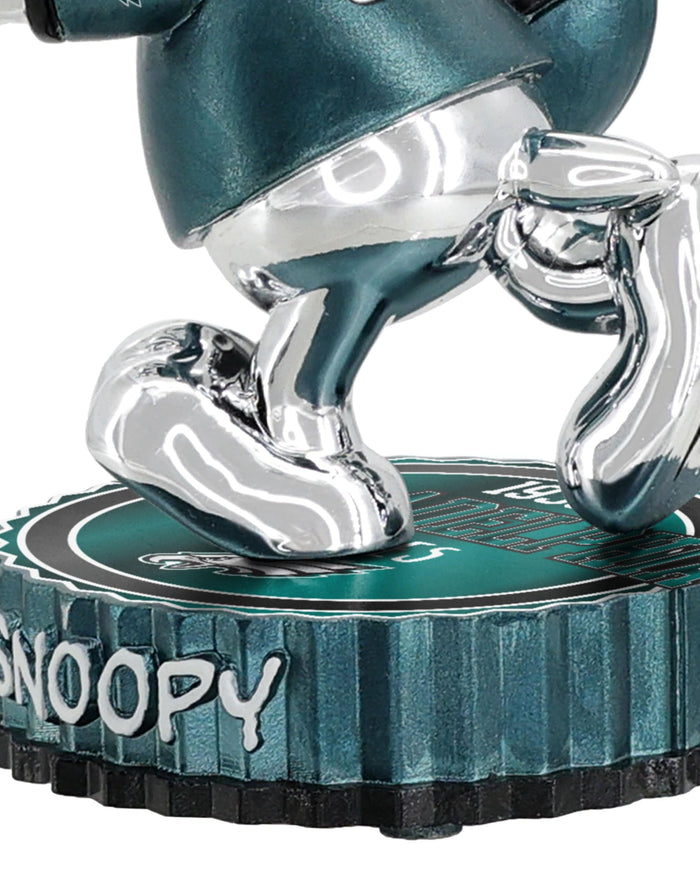 Philadelphia Eagles Snoopy Peanuts Electroplated Medium Bighead Bobblehead FOCO - FOCO.com