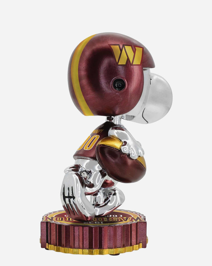 Washington Commanders Snoopy Electroplated Medium Bighead Bobblehead FOCO - FOCO.com