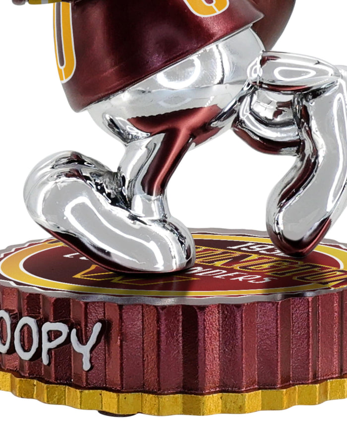 Washington Commanders Snoopy Electroplated Medium Bighead Bobblehead FOCO - FOCO.com